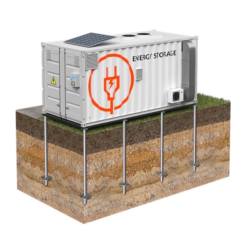 Batterijcontainer op een stalen frame gedragen door schroefpalen, in doorsnede door de bodemlagen